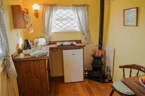 Shrublands Farm Shepherd's Hut - Image 3