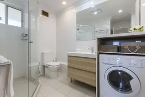 Cottesloe Ground Floor Apartment - Walk to Beach - Image 3