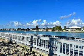 Land's End Condominium - Image 3