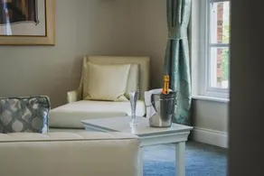 Park Hall Hotel And Spa Wolverhampton - Image 4