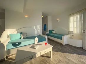 Aspalathras White Hotel - Image 2