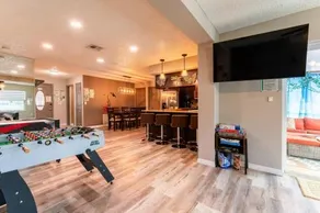 Charming home w private heated pool & hot tub - Image 2