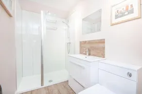 Harbour View Apartment - Image 5