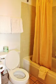 Americas Best Value Inn - Image 4