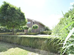 Beautiful Holiday Home With Attractive Interior and Large Sunny Garden - Image 5