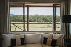 Cooranbong Farm Stay 7 Bedrooms Cottage with Pool And Tennis Court - Image 3