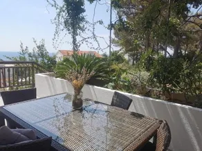 Pine Apartment - Image 2