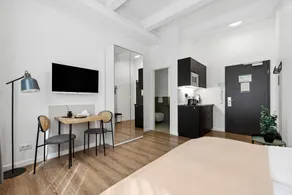 Living on Easystreet - Image 5