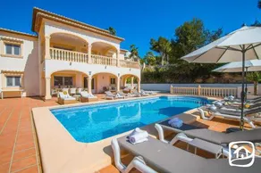 Abahana Villas Summertime - Image 4