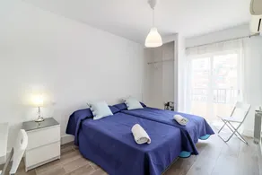 Apartamento reformado con parking - Image 5
