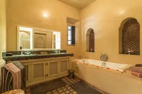 Villa Alouna en exclusivite avec piscine privee dans la Palmeraie - Image 4