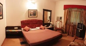 Hotel Woodland - Image 3