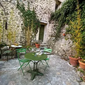 La Fontaine (Adults Only) - Image 3