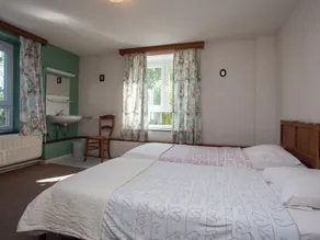 House in Natural Area Ideal for Families with Games Room, Sauna, Hot Tub - Image 3