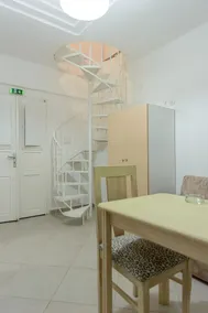 Leon Apartment Hotel - Image 3