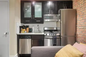Midtown West Apartment - Image 2