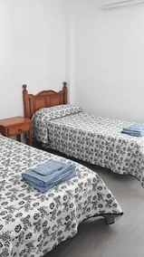 Apartamento reformado con piscina y vistas - Image 2