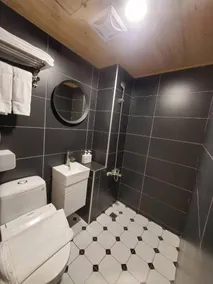 Yoshi Hotel - Image 2