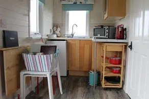 Seal Cabin - Image 3