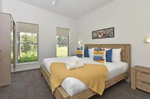 Ironbark Villa 5 - Image 5