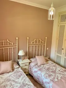 Beachside Apartment in Marbella - Image 4