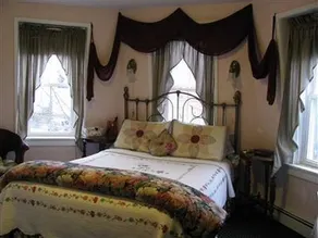 Fair Street Guest House - Image 1
