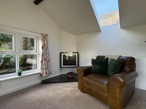 Greenswood Cottage - Cosy cottage, rural location, beautiful landscaped gardens with pond and lake - Image 4