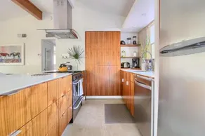 Stylish Mid Century w Fenced Yard by Lodgewell - Image 5