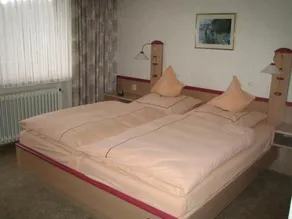 Weinhaus Treis Landhotel - Image 4