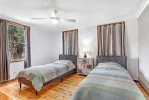 Cromarty Cottage - 900m from Birubi Beach - Image 3