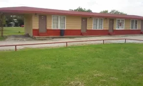 Relax Inn Ranger - Image 3