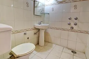 Parkash Hotel - Image 5