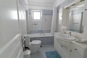 Superior Beachfront Apartment in Aghios Emilianos Porto Heli - Image 5