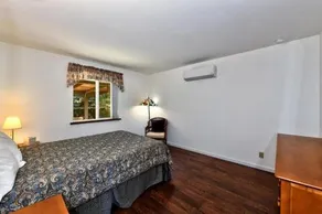 Bass Alley Bungalow - Image 2