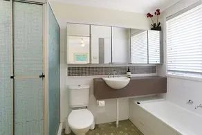 Stunning Home in Salamander Bay - Image 5