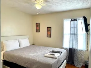 3 Bed 2 Bath House Quiet & downtown Smart TVs in all rooms Whole house to yourself - Image 5