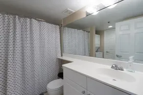 Pentagon City Luxury Apartment - Image 5