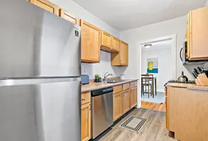 Chicago Local Vibe Residential 1BR Roscoe Village - Image 2