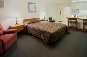 Daybreak Suites Extended Stay - Dothan - Image 5