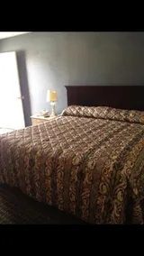 Knights Inn Graham - Image 5