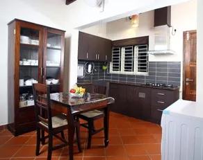 Field View Estate Bungalow - Image 5