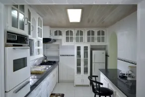 Chateau Blanc Apartments On Se - Image 2