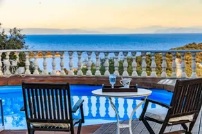 Eva's Luxury Villa - Image 2