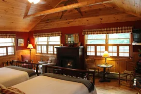 Kiwassa Lake Bed & Breakfast and Cabins - Image 2