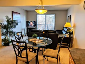 Bright 2BR U/G parking LRT&Transit 1Min Walk - Image 2