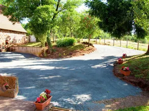 Spacious, Authentic Farmhouse in a Hamlet With Magnificent View and Pool - Image 4