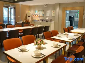 Overseas Chinese Hotel - Image 2