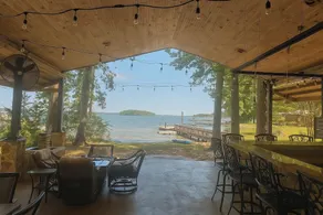 Luxury Lakefront 4br: Jacuzzi, Game Room & Wi-fi - Image 5