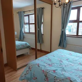 Large private detached home - Image 3