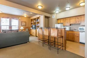 Updated name The Prancing Pony - Pet Friendly - Image 3